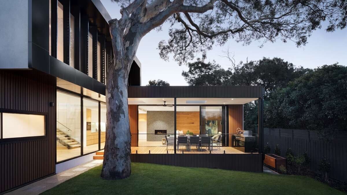 House with 5 Master Suites for sale, 11,840 sq ft furnished for $4,650,000 in Seattle - - Image 3